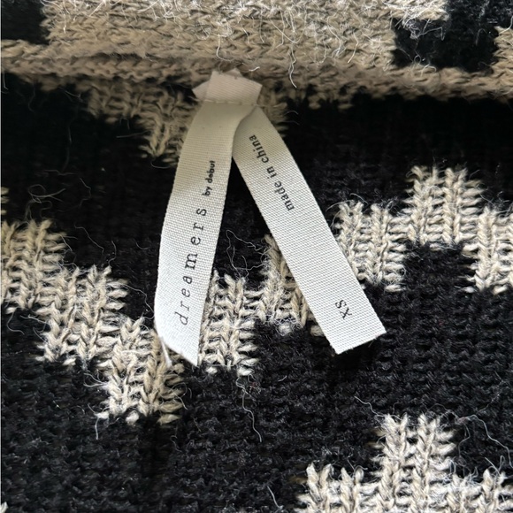 Southwestern Flair! Dreamers Black and Multicolor Chevron Cardigan - Picture 7 of 9